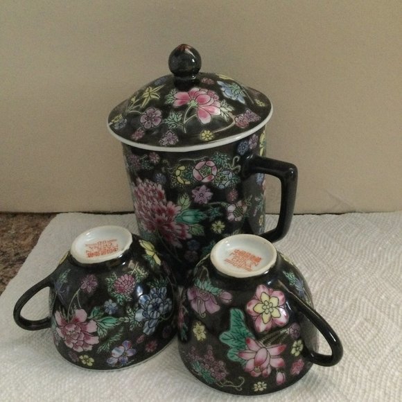 Vintage Chinese porcelain lidded mug and two handled cups black Noir floral - Picture 1 of 4